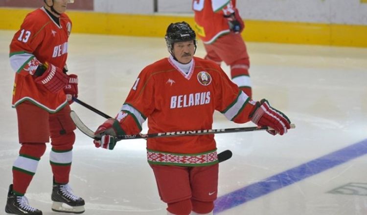 Alaksandr Łukaszenka: Pojechali i przegrali z Polską. Tam 20 ludzi zajmuje się hokejem